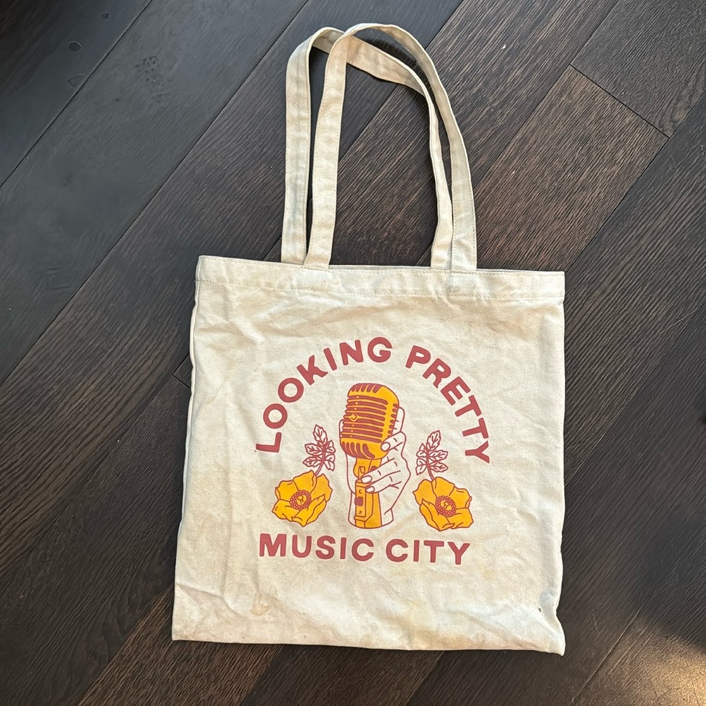 Madewell• Tote | Looking Pretty Music City | Nashville